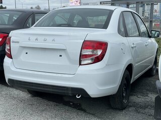 2026 Lada (ВАЗ) Granta I Рестайлинг, белый, 1101000 рублей, вид 4
