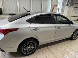 2020 Hyundai Solaris II, серебристый, 1400000 рублей, вид 3