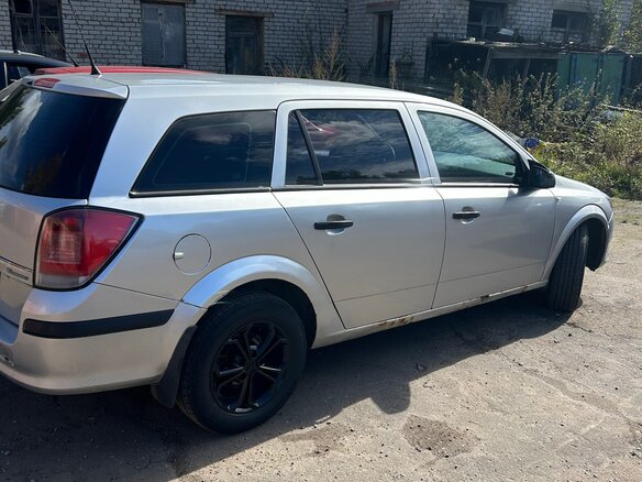 2004 Opel Astra H, серебристый, 220000 рублей - вид 2