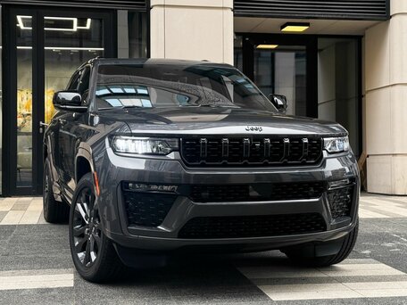 2026 Jeep Grand Cherokee V (WL) Рестайлинг, серый, 9990000 рублей, вид 4