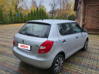 2011 Skoda Fabia II Рестайлинг, серебристый, 550000 рублей, вид 5