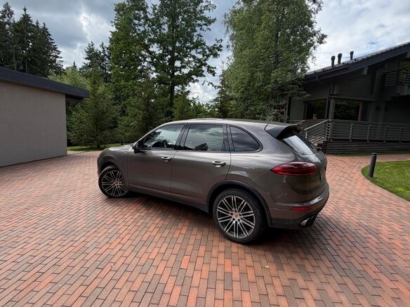 2014 Porsche Cayenne Diesel II Рестайлинг (958), коричневый, 2600000 рублей - вид 9