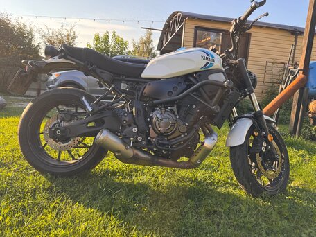 2023 Yamaha XSR700, белый, 860000 рублей, вид 2