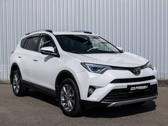 2019 Toyota RAV4 IV (XA40) Рестайлинг, белый, 2225000 рублей