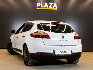 2009 Renault Megane III, белый, 520000 рублей, вид 4