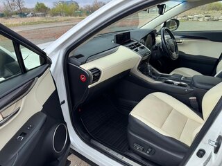 2018 Lexus NX 300 I Рестайлинг, белый, 4100000 рублей, вид 4