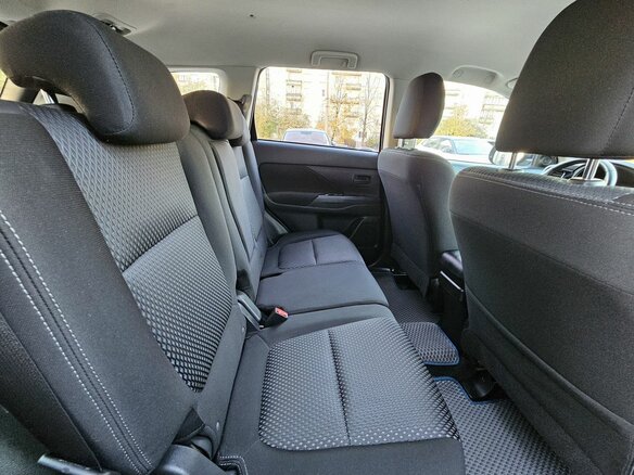 2017 Mitsubishi Outlander III Рестайлинг 2, чёрный, 1689000 рублей - вид 11