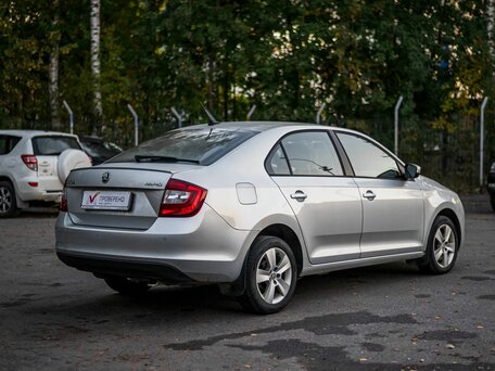 2017 Skoda Rapid I Рестайлинг, серебристый, 1066000 рублей, вид 2