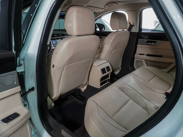 2016 Jaguar XF II, белый, 1749000 рублей - вид 10