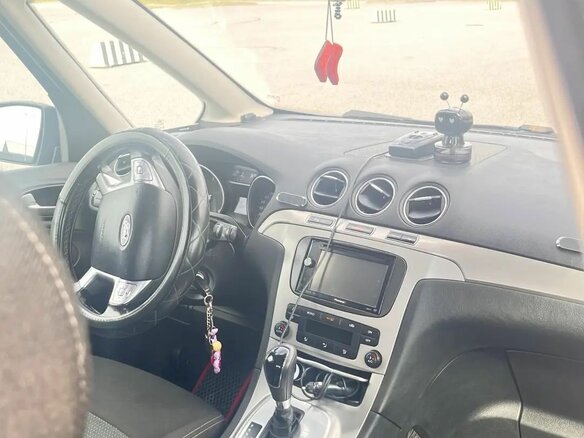 2011 Ford Galaxy II Рестайлинг, чёрный, 930000 рублей - вид 5
