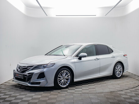 Toyota Camry VIII (XV70)
