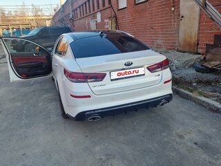 2018 Kia Optima IV Рестайлинг, белый, 1680000 рублей, вид 4