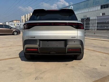 2026 Changan Qiyuan Q05 40.3 kWh II, серебристый, 1800000 рублей, вид 5