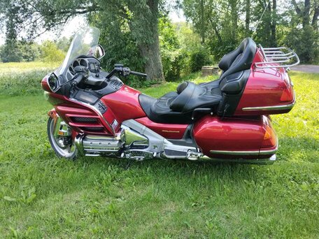 2002 Honda GL 1800 Gold Wing, красный, 832068 рублей, вид 3