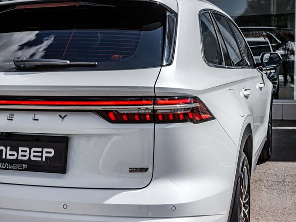 2026 Geely Monjaro I Рестайлинг, белый - вид 23