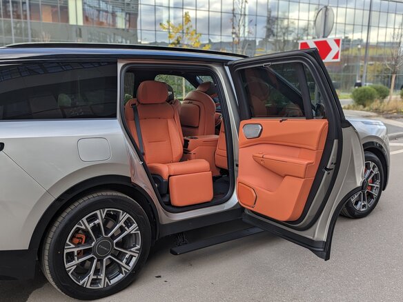 2026 Lynk & Co 900, серебристый, 7670000 рублей - вид 35