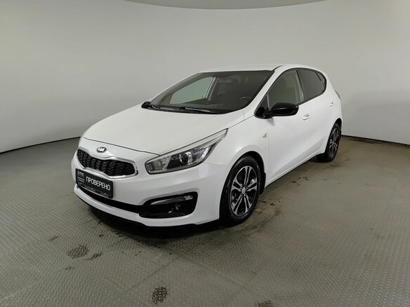 2017 Kia Ceed II Рестайлинг, белый, 1438000 рублей