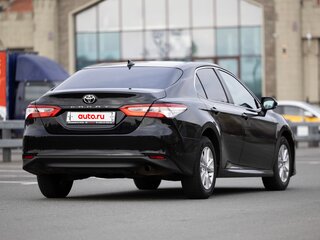 2020 Toyota Camry VIII (XV70), чёрный, 2183000 рублей, вид 5