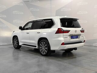 2016 Lexus LX 570 III Рестайлинг 2, белый, 8100000 рублей, вид 2