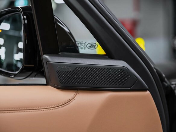 2026 Land Rover Range Rover P400 MHEV V, чёрный - вид 14