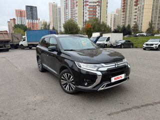 2020 Mitsubishi Outlander III Рестайлинг 3, чёрный, 2500000 рублей, вид 1
