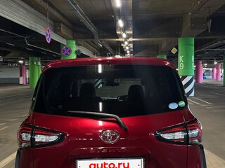 2020 Toyota Sienta II Рестайлинг, красный, 2000000 рублей, вид 4