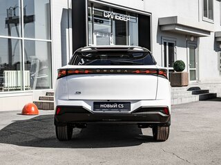 2026 Omoda C5 II, белый, 2751210 рублей, вид 4