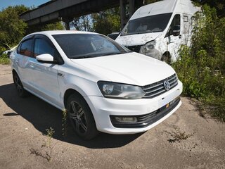 2017 Volkswagen Polo V Рестайлинг, белый, 783000 рублей, вид 1