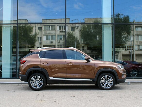 2019 Changan CS35 Plus I, коричневый - вид 3