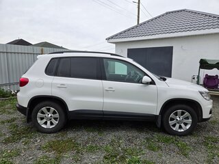 2013 Volkswagen Tiguan I Рестайлинг, белый, 1400000 рублей, вид 4