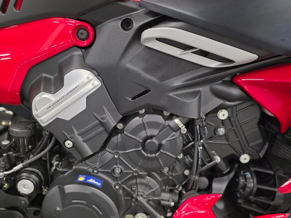 2022 Ducati Diavel V4, красный, 2349000 рублей - вид 10