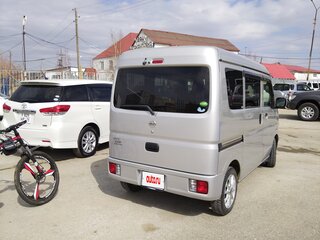 2017 Nissan NV100 Clipper III, серебристый, 600000 рублей, вид 2
