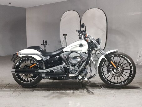 2017 Harley-Davidson Breakout, белый, 1532000 рублей, вид 1