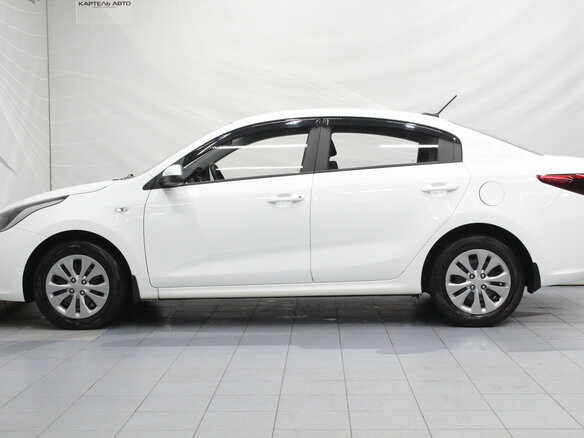 2020 Kia Rio IV, белый, 1549000 рублей - вид 1