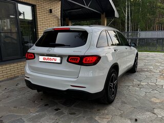 2020 Mercedes-Benz GLC 300 I (X253) Рестайлинг, белый, 3490000 рублей, вид 3
