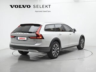 2023 Volvo V90 Cross Country I Рестайлинг, белый, 5500000 рублей, вид 3