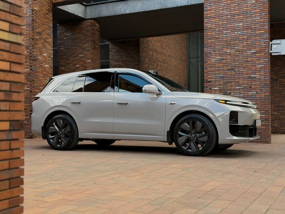 2025 Li Auto (Lixiang) L6 I, серый - вид 3