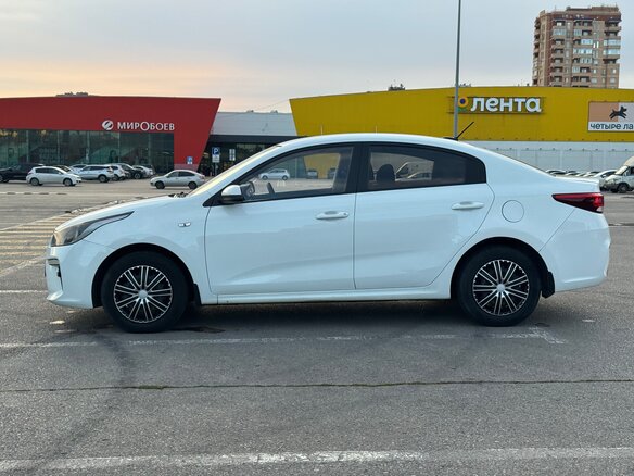 2017 Kia Rio IV, белый - вид 7