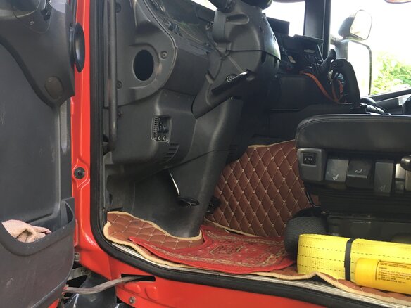 2005 Scania 4-Series, пурпурный, 2200000 рублей - вид 3
