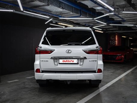 2016 Lexus LX 570 III Рестайлинг 2, белый, 7850000 рублей, вид 5