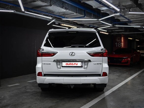 2016 Lexus LX 570 III Рестайлинг 2, белый, 7850000 рублей - вид 4