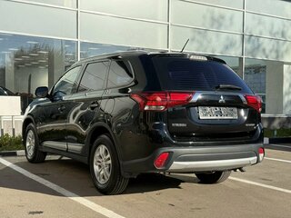 2015 Mitsubishi Outlander III Рестайлинг 2, чёрный, 1460000 рублей, вид 4