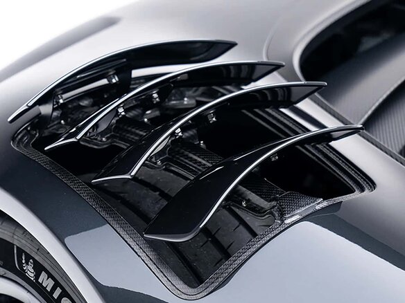 2024 Mercedes-Benz AMG ONE, чёрный - вид 4