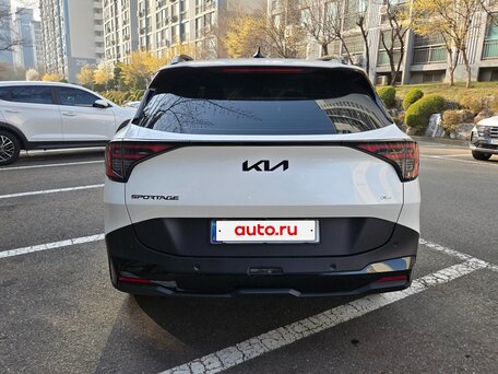 2026 Kia Sportage V Рестайлинг, белый, 5185999 рублей, вид 4
