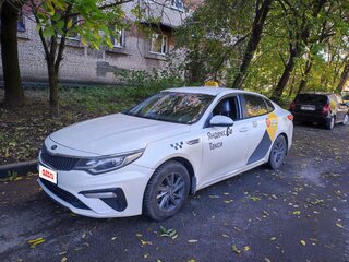 2019 Kia Optima IV Рестайлинг, белый, 1200000 рублей, вид 1