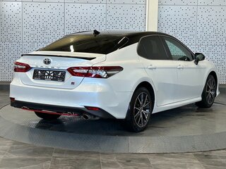 2021 Toyota Camry VIII (XV70) Рестайлинг, белый, 2500000 рублей, вид 2