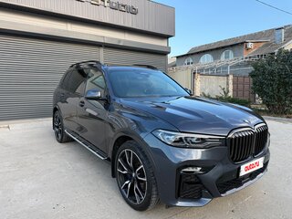 2020 BMW X7 40i I (G07), серый, 6530000 рублей, вид 3