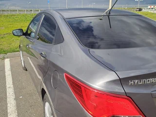 2015 Hyundai Solaris I Рестайлинг, серый, 650000 рублей, вид 5