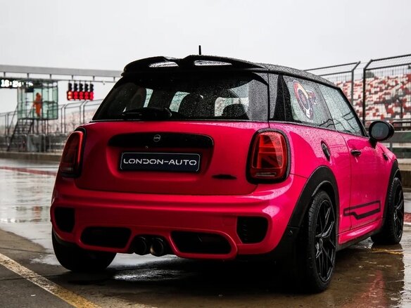 2016 Mini Hatch JCW III (F55/F56), розовый, 2199000 рублей - вид 1