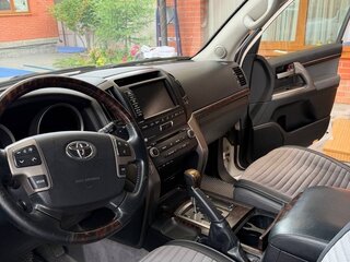 2010 Toyota Land Cruiser 200 Series, белый, 3100000 рублей, вид 5